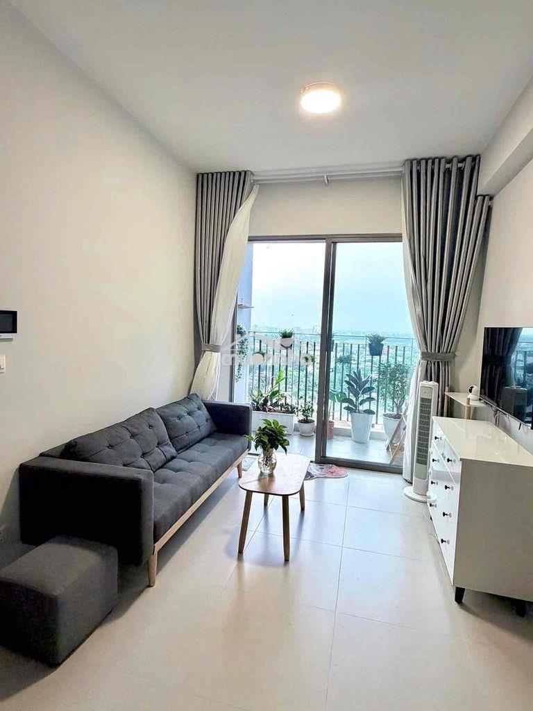 View hồ bơi; 01.7 căn này trống. giá 8,5 triệu full nội thất.