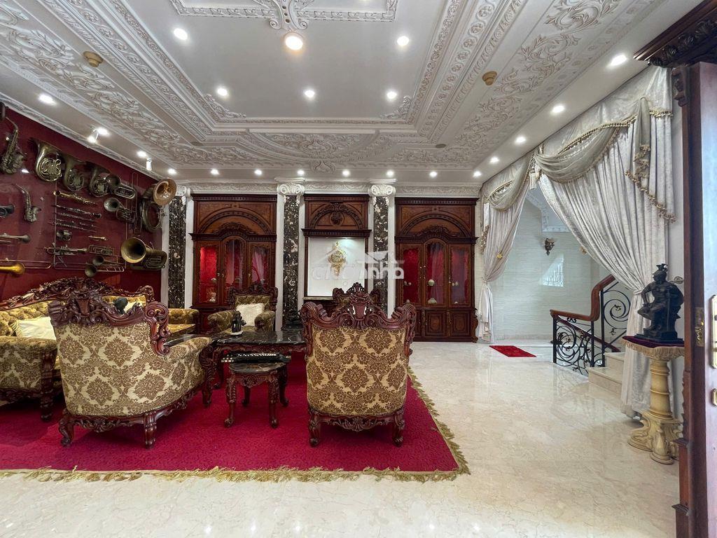Cần cho thuê nguyên căn 181/4a đường 3/2 .dt: 4,5 x 18m, 3 lầu .hẻm 7m - 2