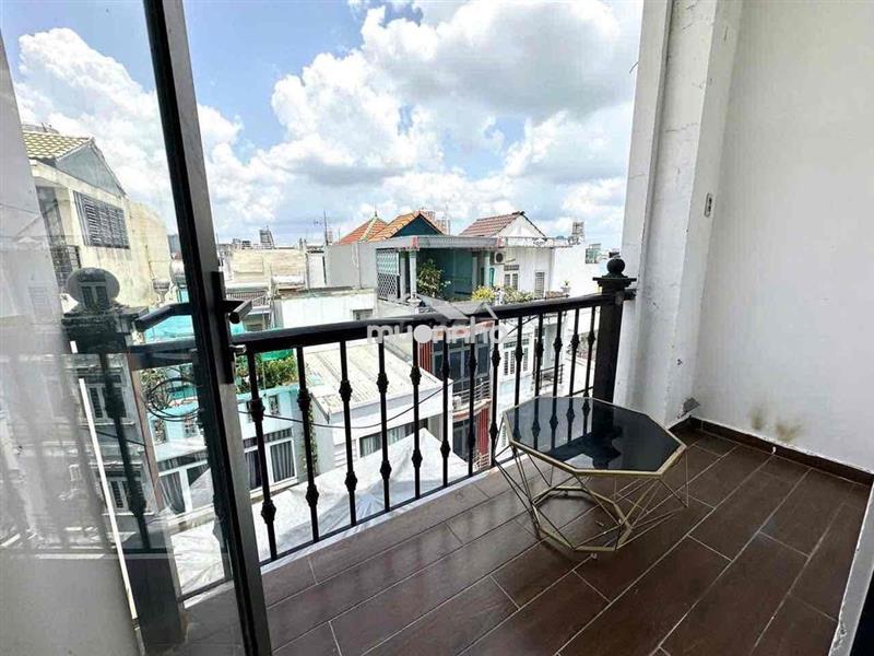 Căn hộ dịch vụ ban công- gần trung tâm quận 1