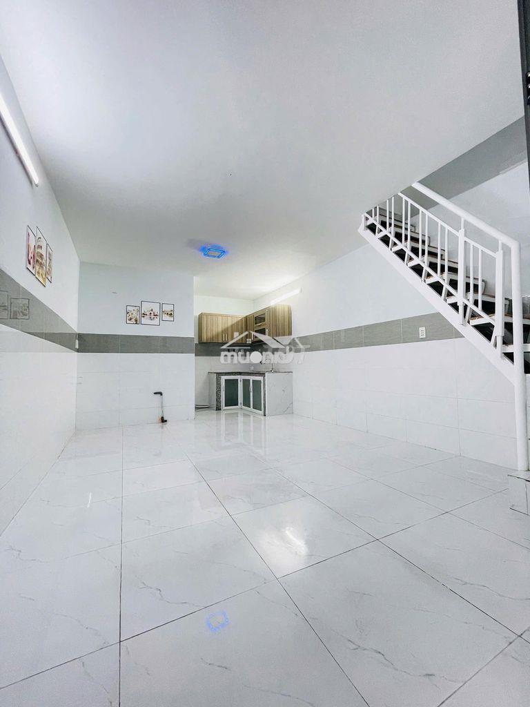 Chủ cần bán nhà mới dt:3,8x7 giá 1,45 tỷ lầu ,hbp,tđ