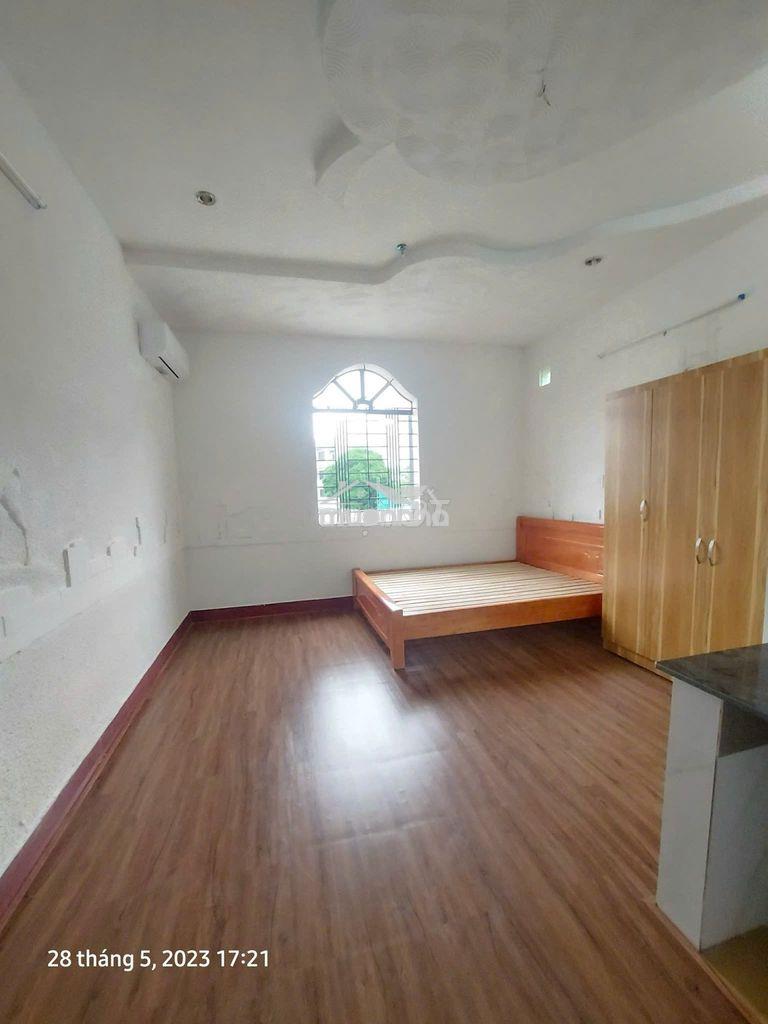 Chdv full nội thất ngay vincom thủ đức 3tr9