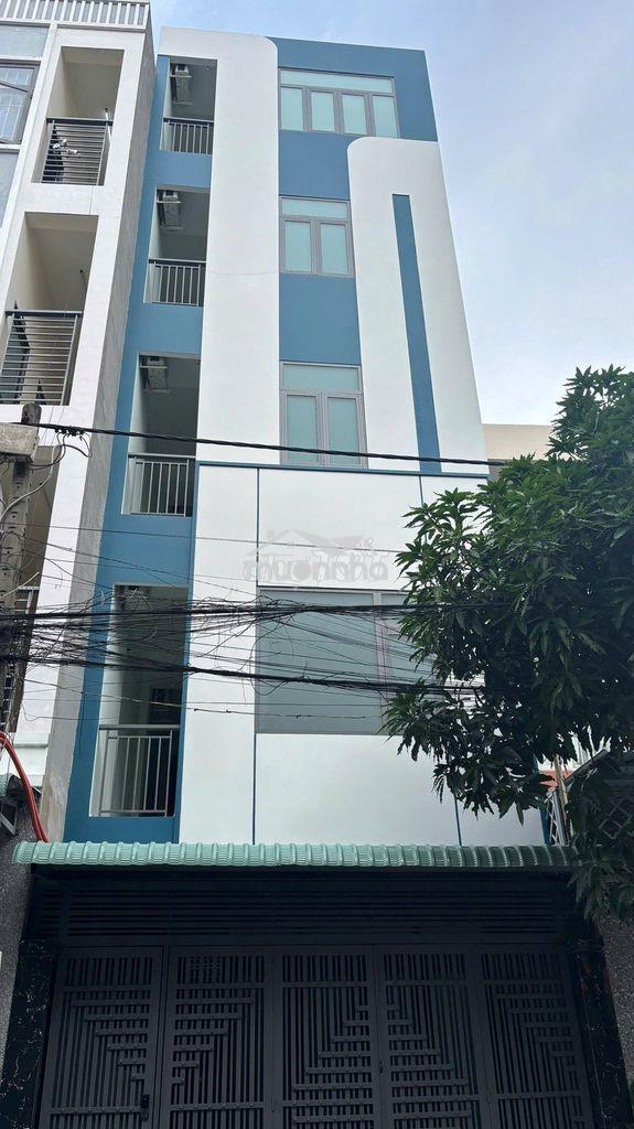 Phòng siêu rộng có thang máy +  gác bao rộng