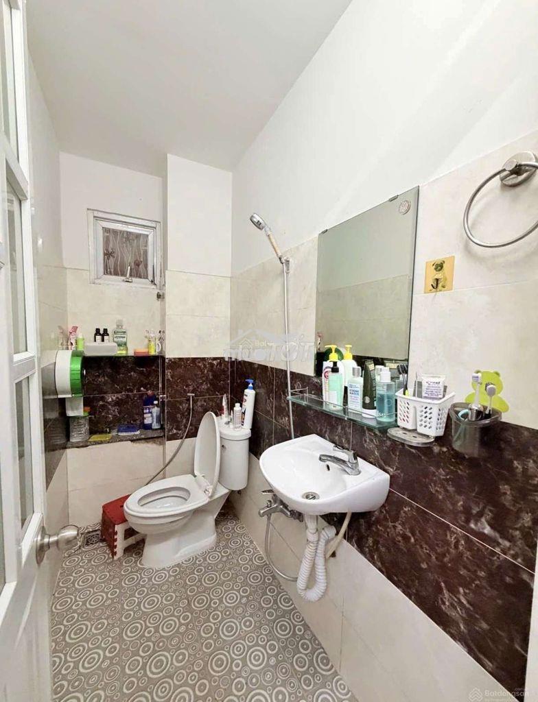 Ngay bệnh viện q12 - dương thị mười - nhà hxh 70m2 - 4,35 tỷ còn bớt - 3