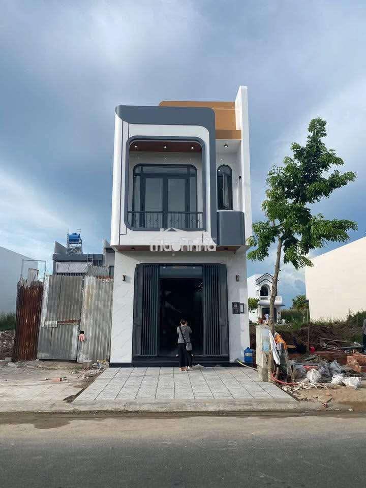 Hạ 200 triệu, bán gấp nhà lầu gần trung tâm tphcm, ngay bến xe miềntây
