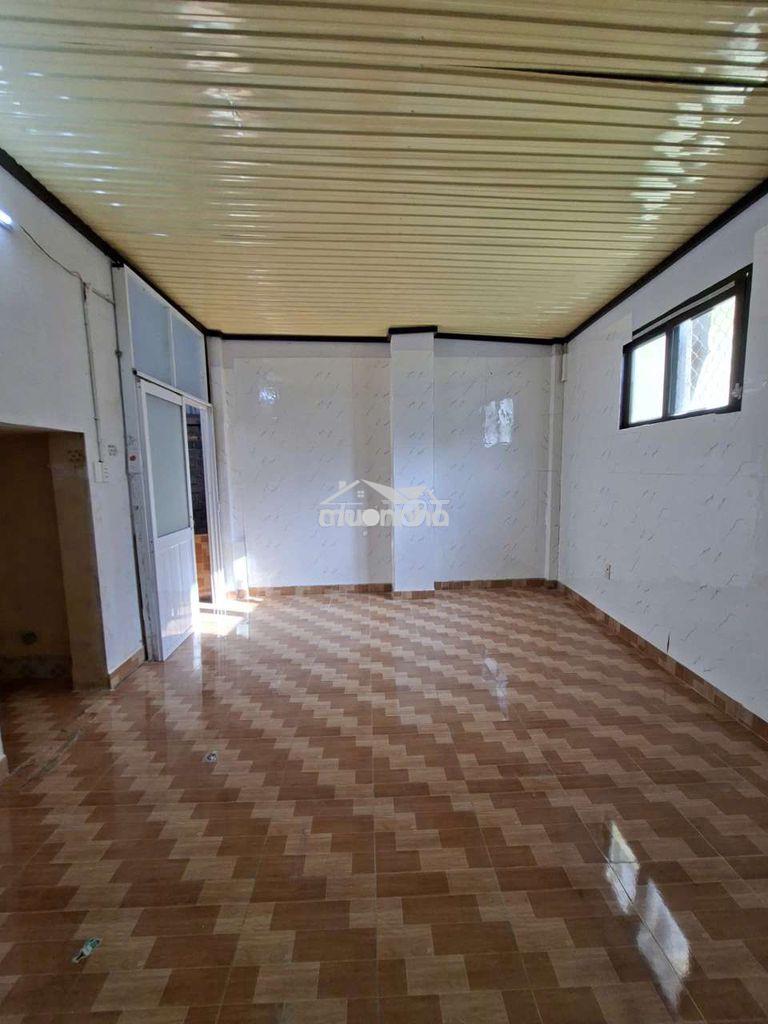 Cho thuê phòng rộng, có khu bếp riêng biệt, thoáng mát, sân vườn - 3