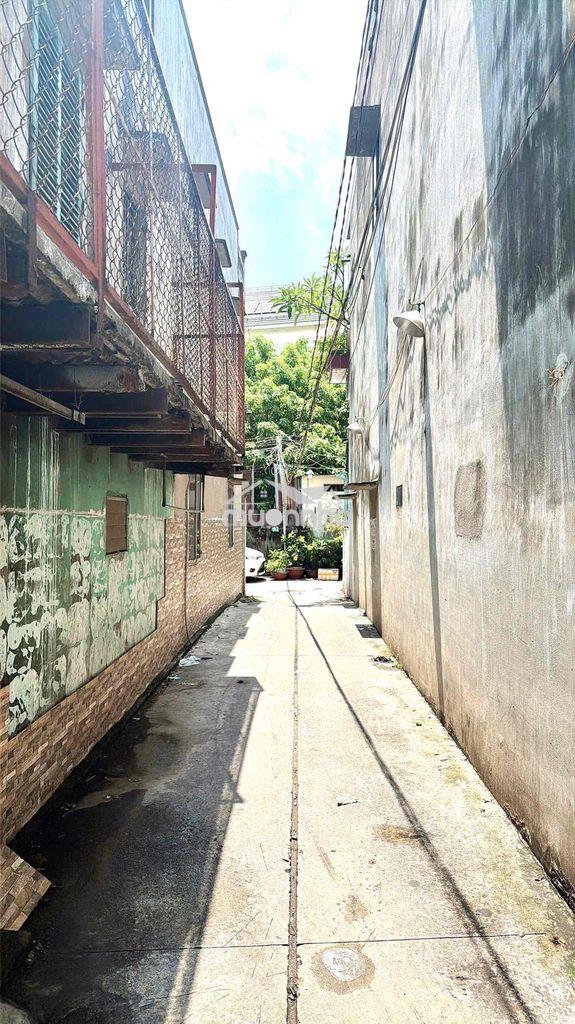 Chính chủ cần bán gấp nhà quận 11, nhà 3 tầng sát mặt tiền - 2