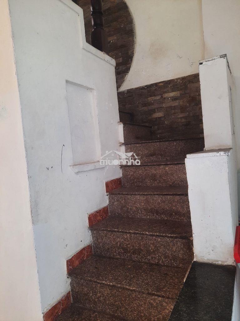 Cho nữ sinh viên ở trọ ghép - 3
