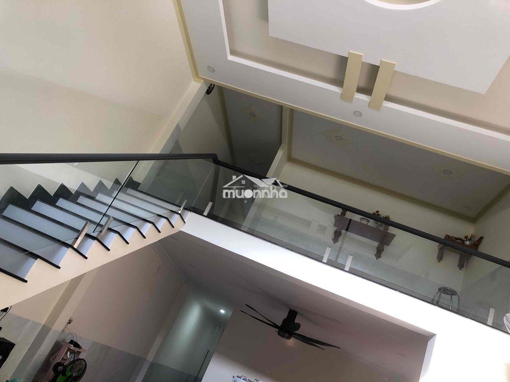 Gia đình cần bán nhà gác lững - 4