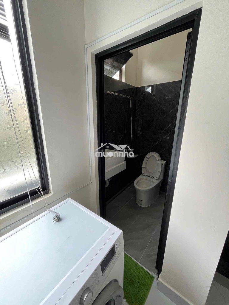 Cho thuê hộ studio 1pn cửa sôt lớn ngay chợ bàn cờ quânn 3 - 4