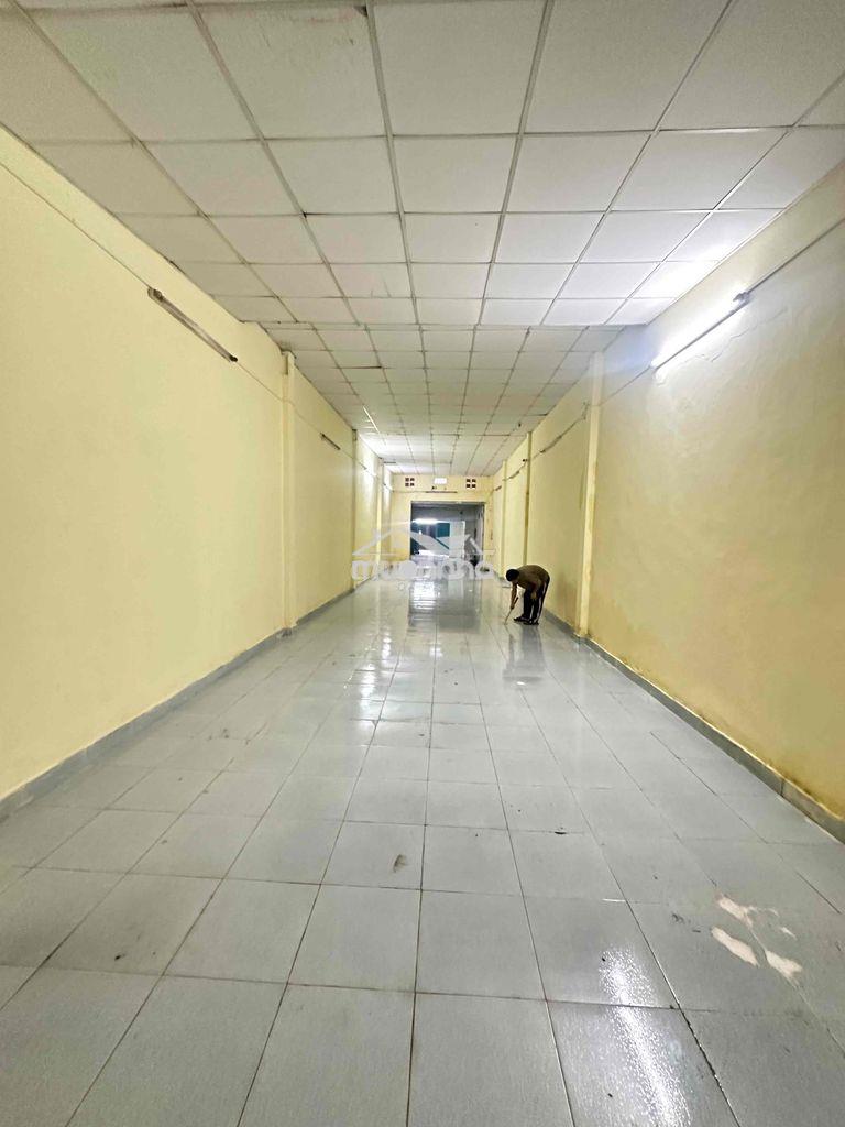 Cho thuê nhà h5m năm châu p11 tân bình. dt: 4m5 x 34m trêt lững 15tr