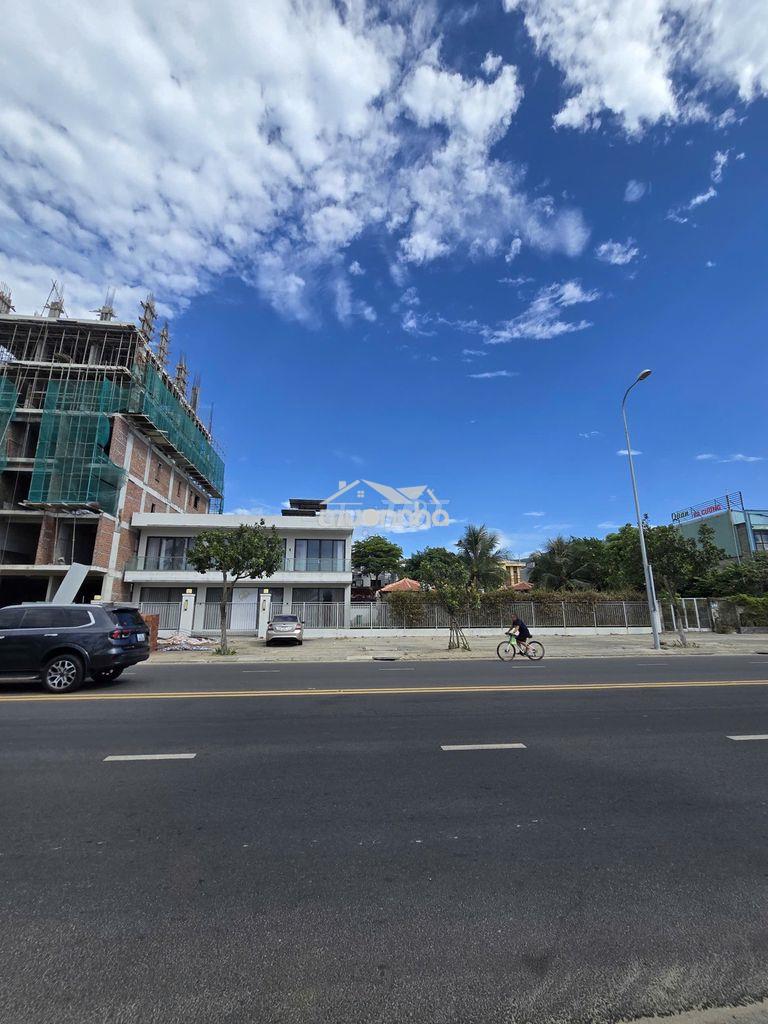 Bán 775m2 đất mặt tiền hoàng sa view biển giá 250tr/m2