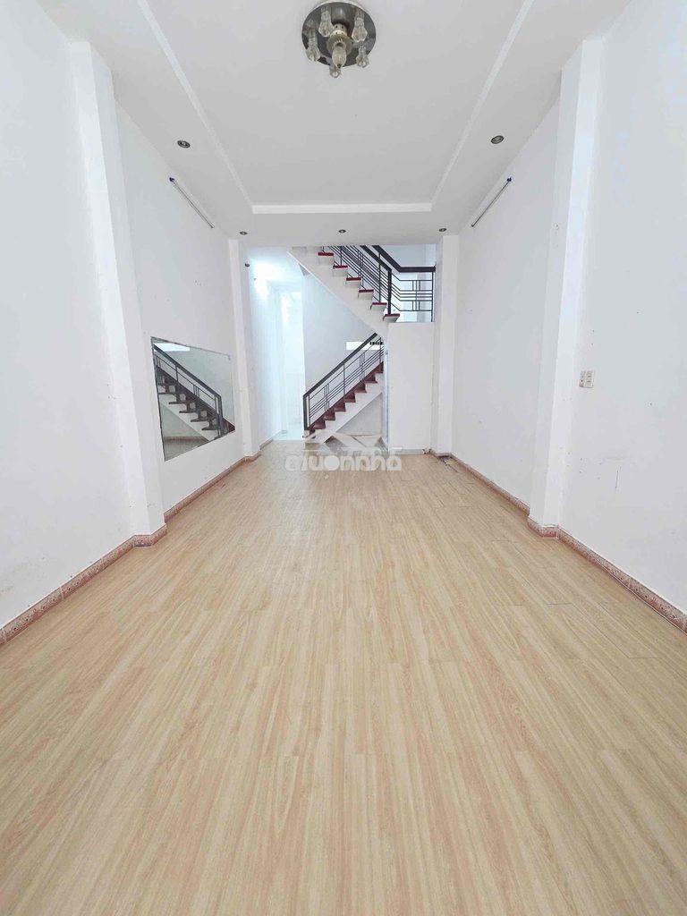 Nhà 2,5 tấm,hẻm 6m,2pn,2wc+ phòng khách,bếp rộng rãi