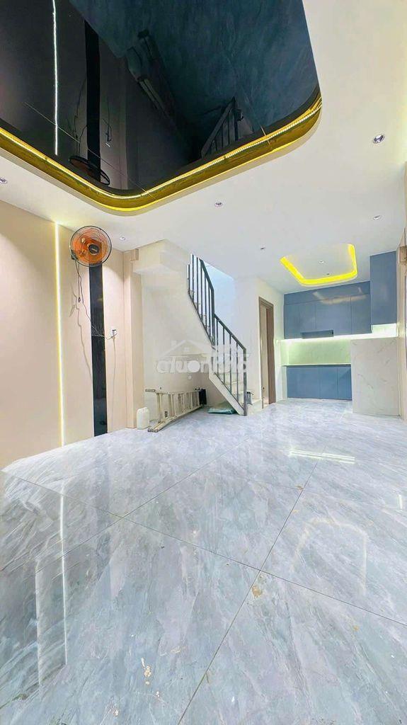 Nhà mới đường nguyễn thị tần,p2q8,dt 3,5mx8m, 1 lầu,2 pn
