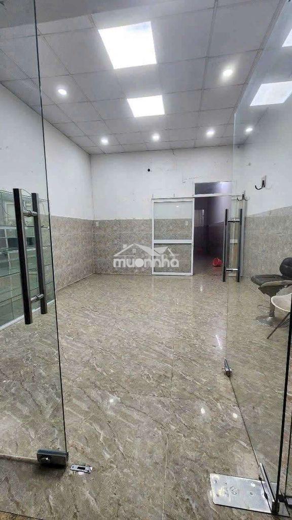 4,5 x 17m ngay chợ buôn bán tốt