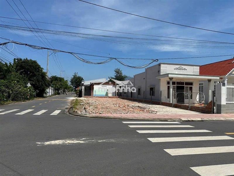 Chú 2 cần ra đi gấp lô đất 200m2 giá cực rẻ 1/ quốc lộ 22
