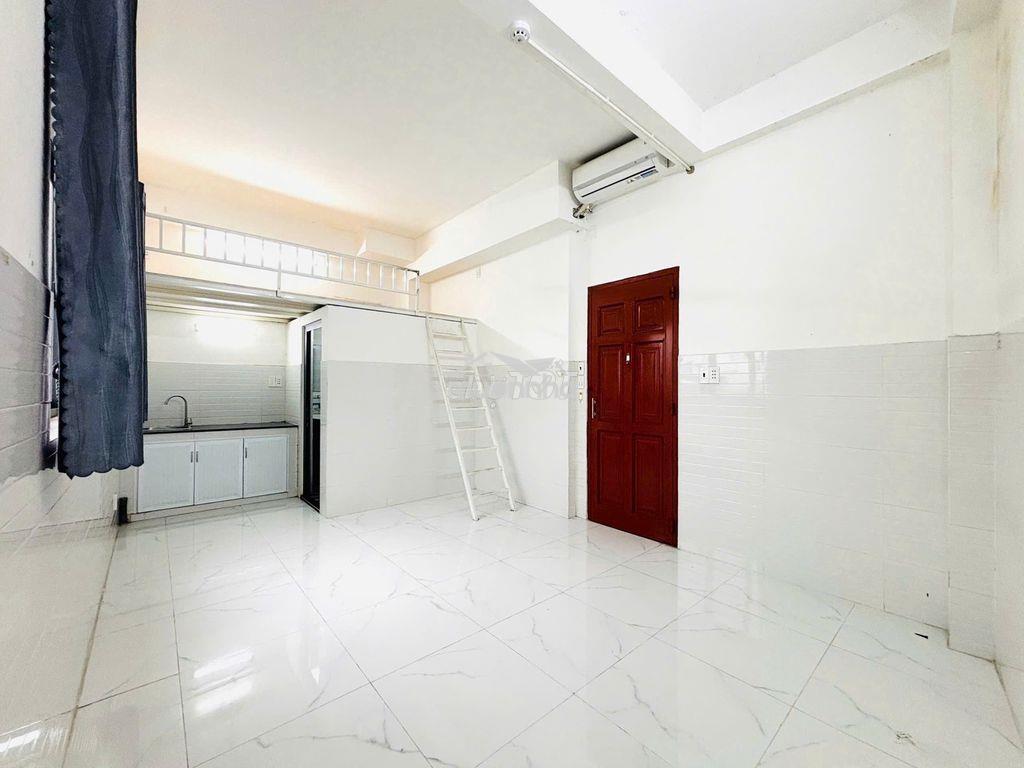 Căn hộ dịch vụ có gác 40m2 - thang máy -  hầm để xe - cửa sổ trời - 3