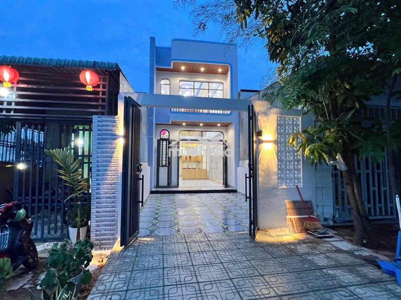 Nhà mới cần tìm chủ