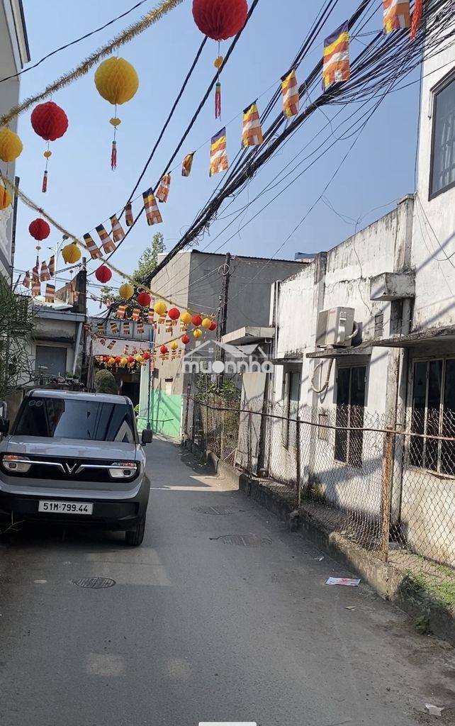 Bán căn nhà 3 lầu hoàn công , ngay siêu thị lotel , bệnh viện becamex