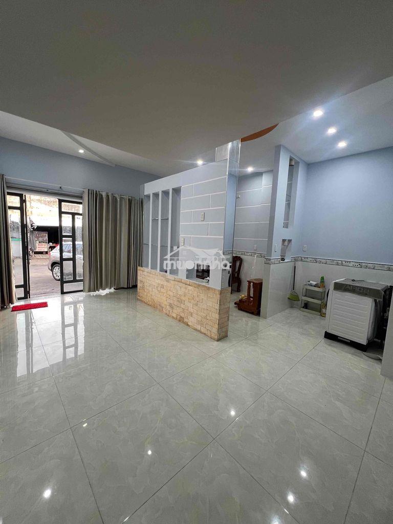 Cần cho thuê nhà ngay chợ hãng dầu - 2