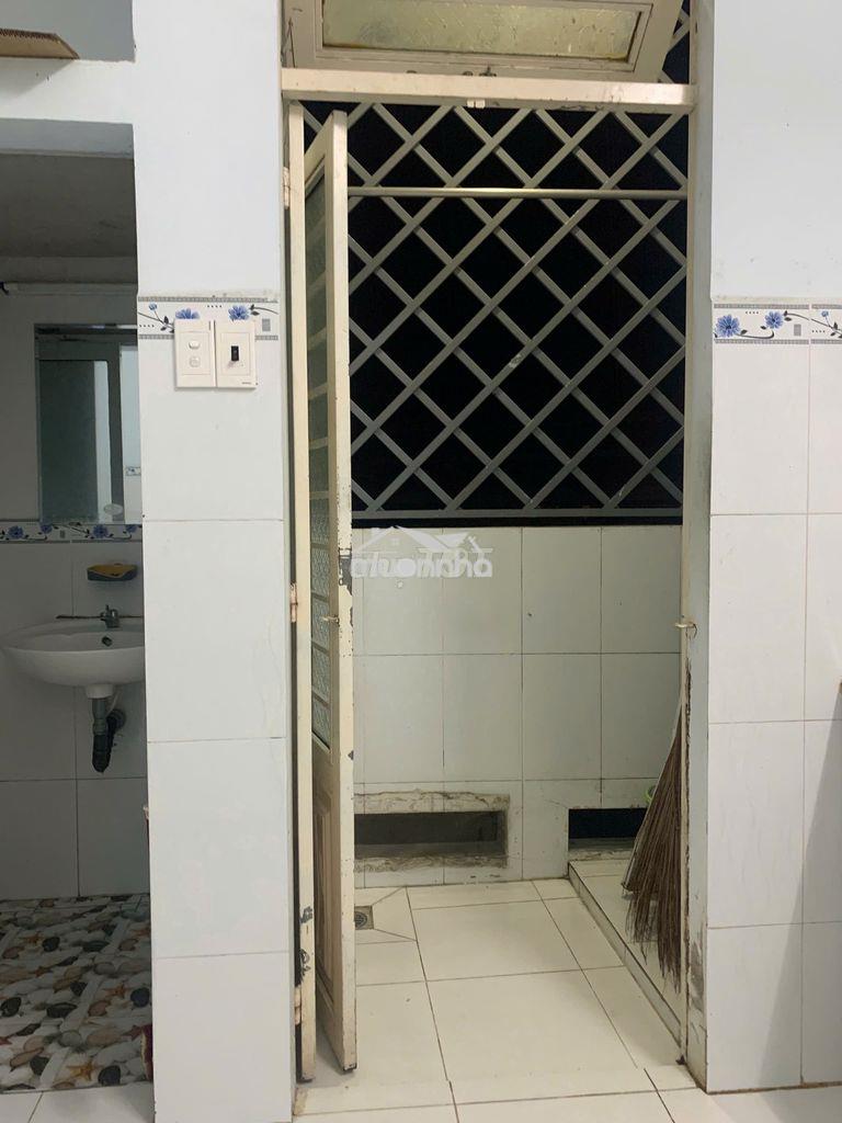 Phòng trọ cao cấp 22m2, đ. tám danh, quận 8 3,2 triệu- 22 m - 4