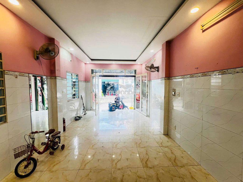 Nhà mặt tiền đường lớn. 1 trệt 1 lầu, dt 4×12 có 1pn,2wc - 2