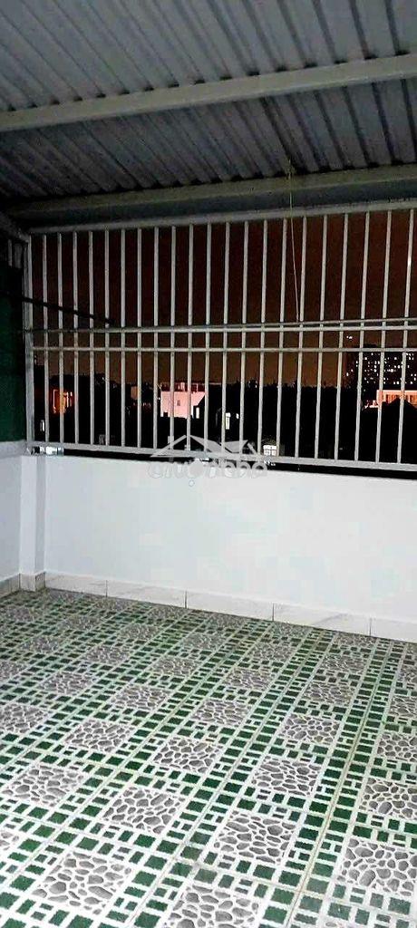 Bán nhà hẻm 6m, 4x12m 1 trệt 2 lầu 1 sân thượng trước sau, chính chủ  - 2