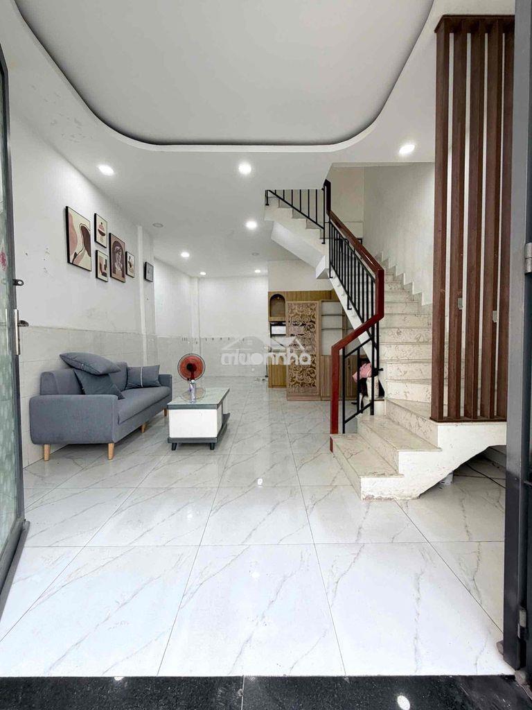 Nhà đẹp (4,4 * 9m) 2 tầng, hẻm 3m ở đường âu dương lân p3 q8,shriêng