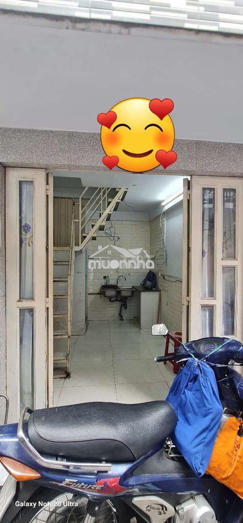 Bán nhà nhỏ 2 lầu 1,2 tỷ ( quận 4 )