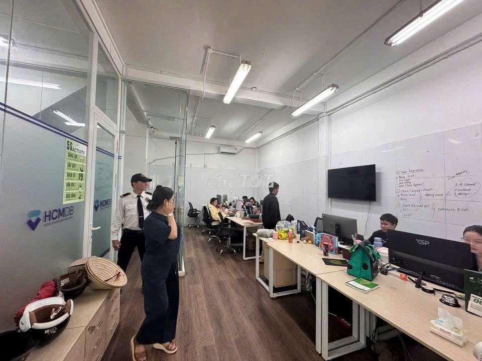 Nhà góc 2 mặt tiền – vị trí đắc địa quận 1 - 2