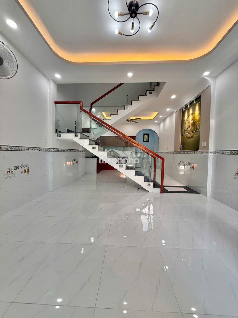 Mình bán  nhà đẹp, rẻ,hiếm,đường oto, sát gò dầu,q.tân phú,chỉ 6.5 tỷ - 4