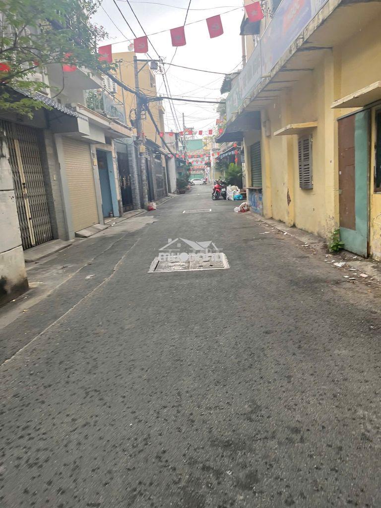Bán nhà hẻm 1 xẹt đường nguyễn kiệm p4 pn 1t 2lầu 2pn 2wc