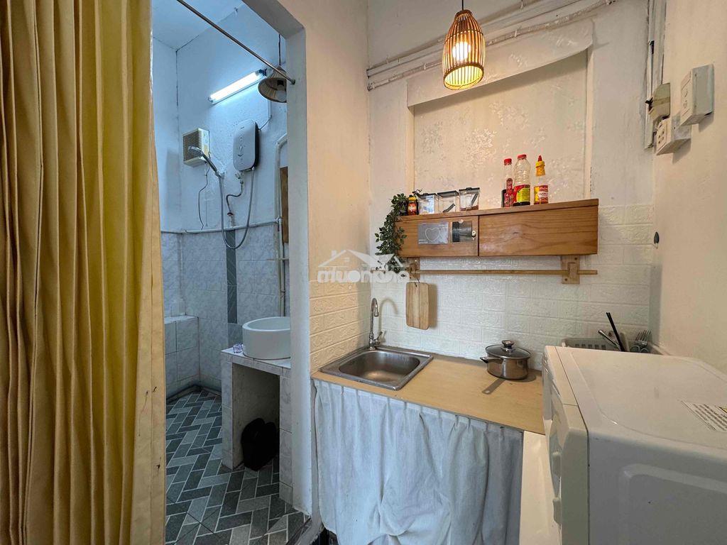 Siêu rẻ!! cho thuê studio 25m2_chung cư cũ_ thang máy_ ngay bến thành - 3