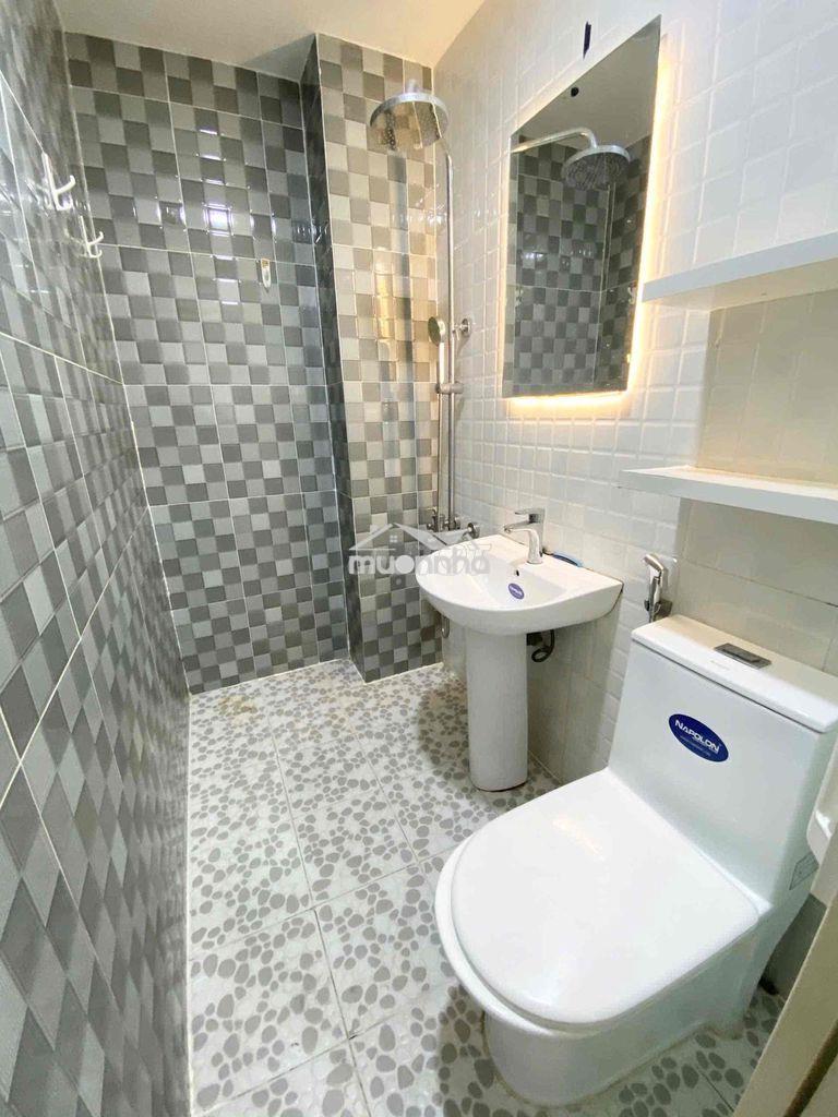 Phong trọ hiện đại có lô gia phơi đồ tại khu k300 - 4
