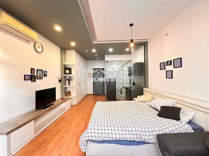 Cho thuê studio full nội thất mới 100% ban công gngay trung tâm quận 1