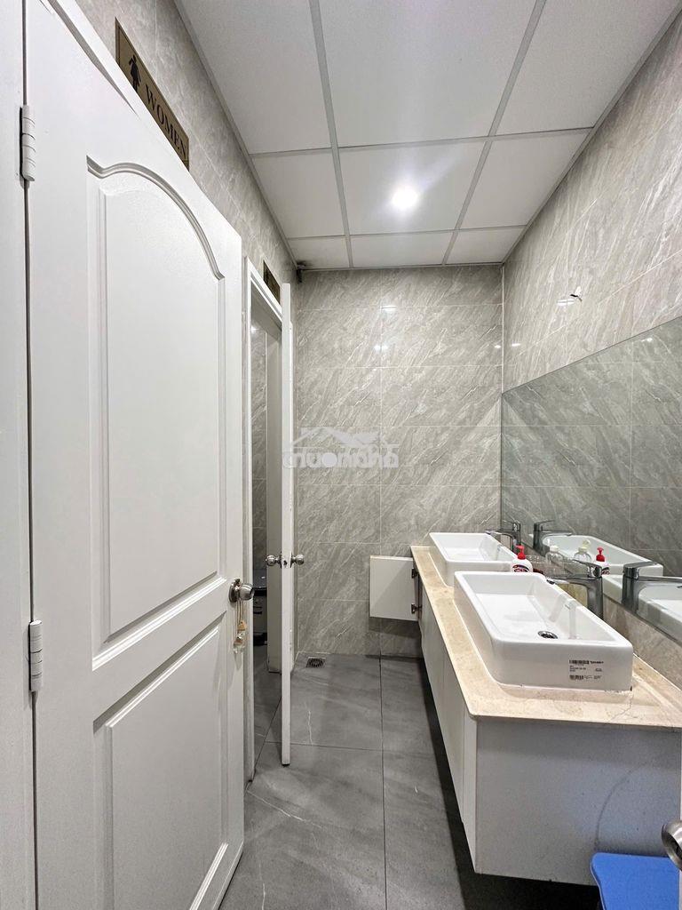 Cho thuê tòa nhà 10m x 20m hầm trệt 4 lầu thang máy - 4