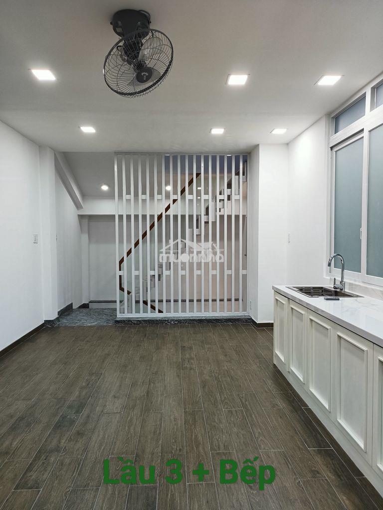 Nhà nguyễn căn hẻm xe hơi đường 3/2 - 2pn 3wc - 4x8m - sẵn máy lạnh - 4