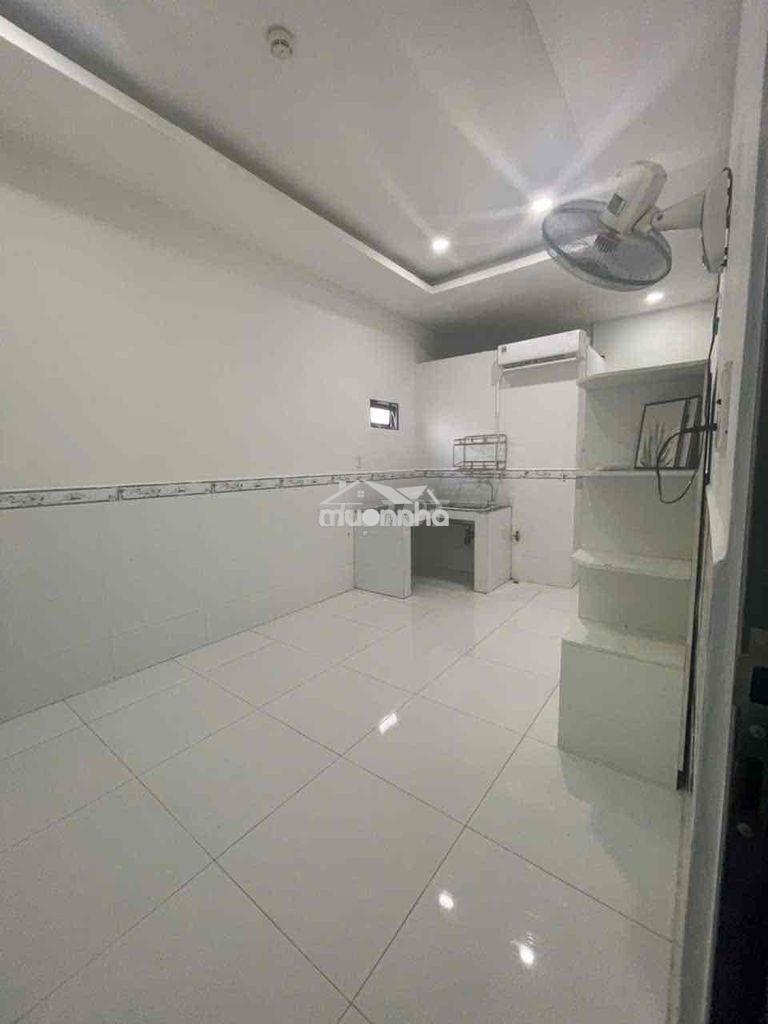 Phòng máy lạnh rộng 20m2, giờ giấc tự do trường chinh - 3