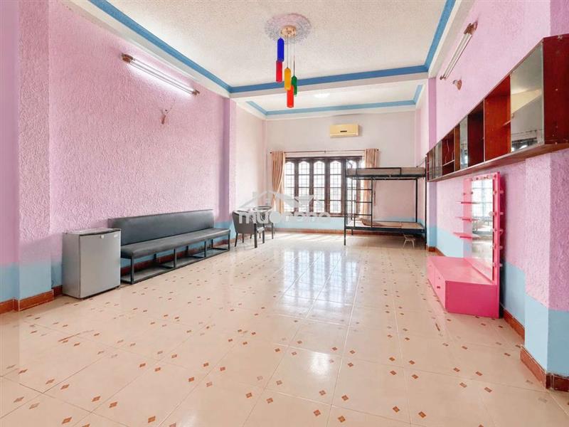 Chính chủ cho thuê gần đầm sen cửa sổ full nội thất 