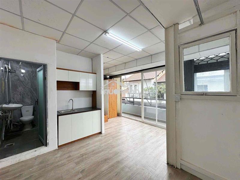 Stuido tách bếp ban công quận 3 35m2 7tr5