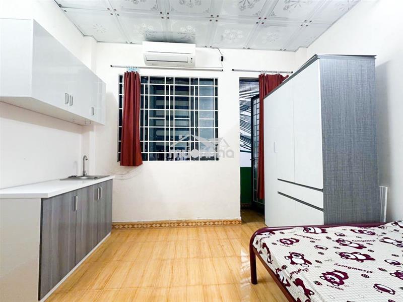 Cho thuê phòng ban công full nội thất dạng studio, ngay cv dạ nam