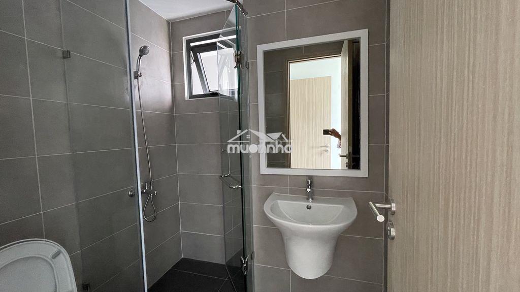 Cho thuê 2pn2wc - có ban công + logia riêng biệt - 7tr - có rèm - 4