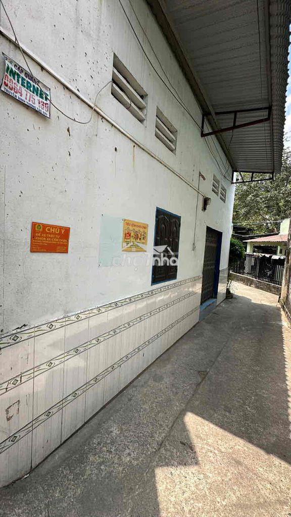 Cho thuê phòng trọ giá rẻ 1,5 triệu dt 29m2 đường phan bội châu, dĩ an