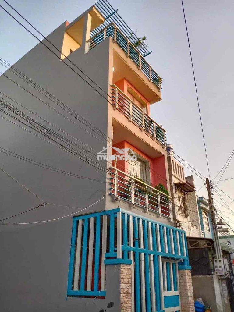Cho thuê nhà 4 lầu 6 phòng ngủ gần kí túc xá khu b làng đại học