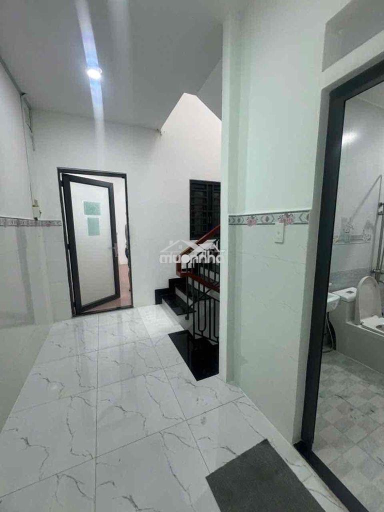 Cho thuê nhà 5 tầng, 6pn , ngay đầm sen