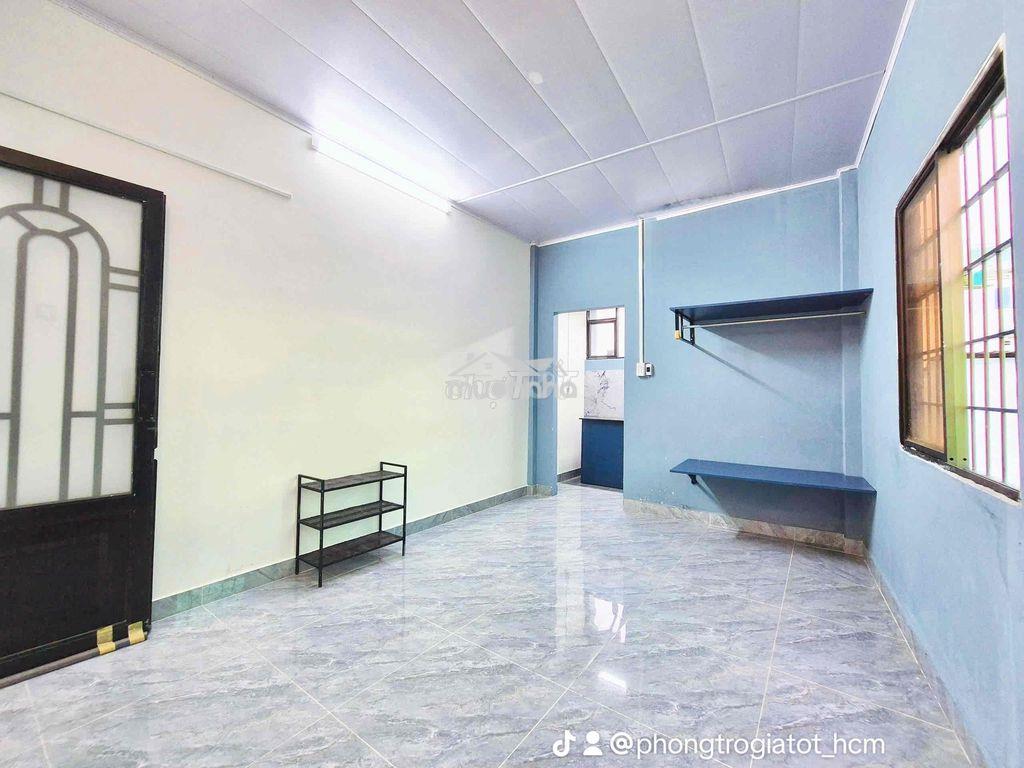 Phòng bếp tách, cửa sổ trời gần lotte mart - 2
