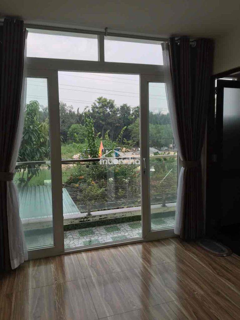 Sale sốc phòng có cửa sổ lớn view đẹp trong biệt thự ! - 3