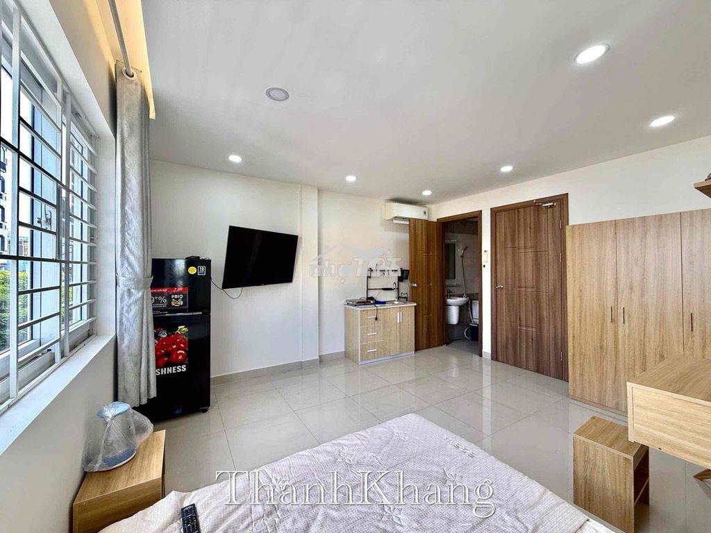 Cho thuê căn hộ cửa sổ lớn full nt rộng 30m2 ngay chợ bàn cờ q3 - 4