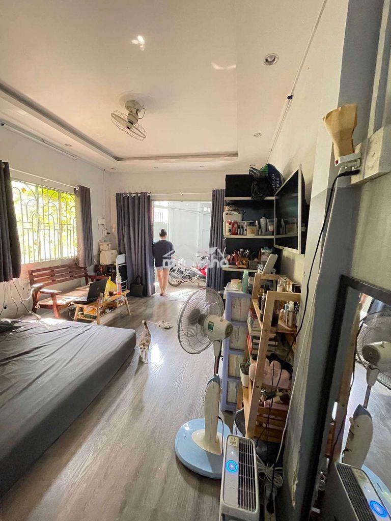 Mua bán nhà quận 4, 70m2 đất, dân cư hiện hữu, 2 tầng, mt hẻm thông - 4