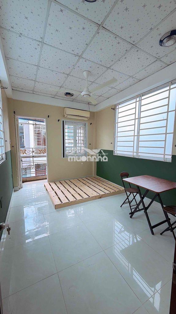 Phòng ban công riêng nội thất cơ bản - quận 3 - chỉ 5 triệu - 4