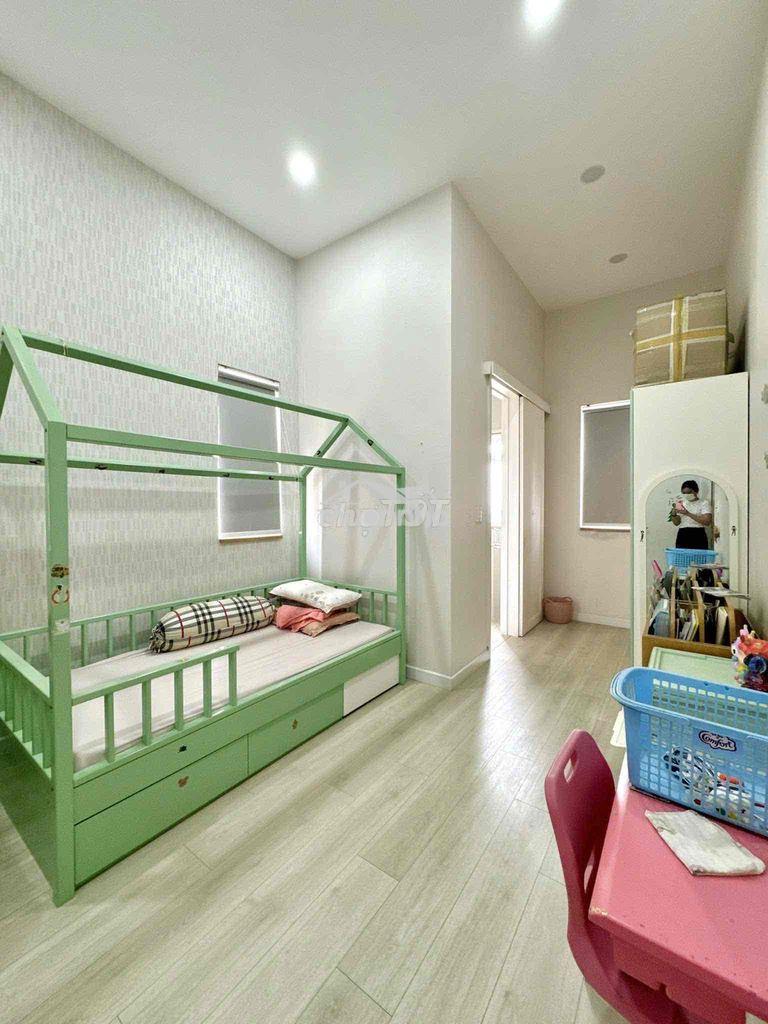 Căn hộ penthouse 4 phòng ngủ nội thất cao cấp